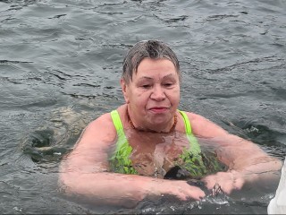 «Моржи» из Шатуры открыли сезон закаливания на озере Святом