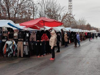 Большой ассортимент зимних товаров предложили щелковцам сезонные ярмарки