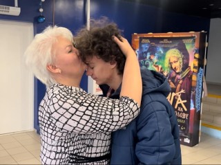 Мама для 600 семей: многодетная мама из Рошаля создала сеть поддержки для двух городов