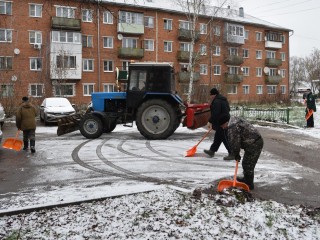 Снежный фронт: коммунальные службы Лотошино дежурят на страже чистоты улиц