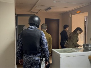 Под надзором: трудовых мигрантов Московского региона контролируют через смартфоны