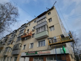 Фасад дома в поселке Большевик отремонтируют на месяц раньше срока