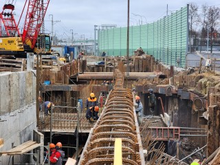 Подземный переход через железнодорожные пути в Удельной готов почти наполовину