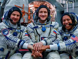 Пять баллов на орбиту: как экипаж МКС-74 сдал важный экзамен в карьере