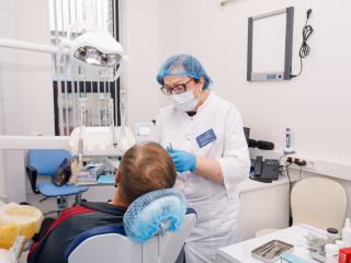 Льготное протезирование зубов доступно бойцам СВО в Жуковском