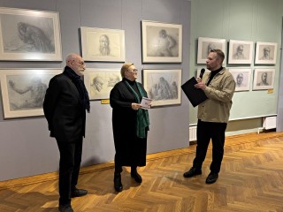 Иллюстратор Достоевского и Гоголя представил ранее скрытые работы на юбилейной выставке