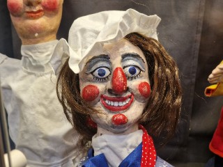 Пульчинелло, мистер Пинч и Петрушка: как куклы из разных стран встретились на выставке в Балашихе