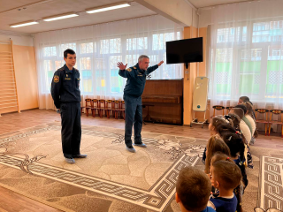 Зарайским детсадовцам рассказали, как не уйти под лед