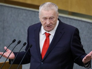 Разбирательство вокруг договора: юрист — о шансах племянниц Жириновского оспорить наследство