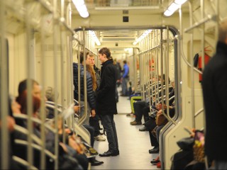 Коллапс в метро из-за человека на путях: почему поезда вставли на фиолетовой ветке