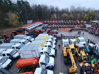 Красногорск готов к зиме: коммунальщики показали новую снегоуборочную технику