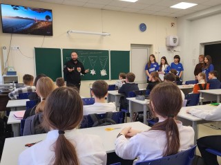 Каширские школьники поддержали бойцов СВО в предновогодней акции