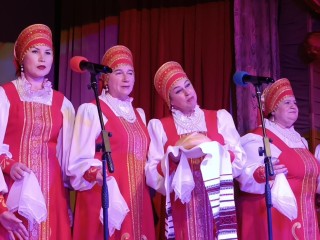 Более 150 песен в репертуаре: ансамбль «Русская песня» представил юбилейный концерт