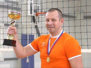 Офицеры Власихи отметили День народного единства «золотом» в волейбольном турнире