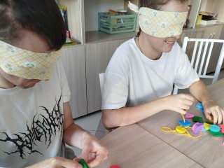 Мир на ощупь: в Дубне устроили необычный эксперимент ко Дню слепых