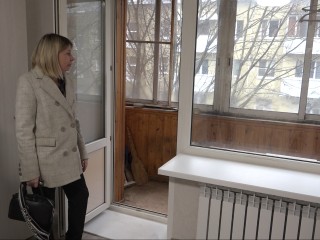 Город отремонтировал квартиру девушке из Власихи, оставшейся без родителей