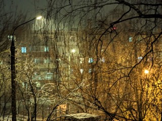 Ливневый снег, понижение температуры и гололедица на дорогах: зима приходит в Подмосковье