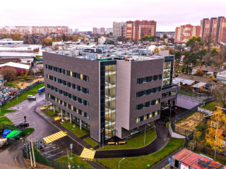 Новую поликлинику для взрослых и детей откроют в Октябрьском в начале 2026 года