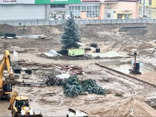 Елка, грязь, стройка: администрация Наро-Фоминска ответила на резонансное фото в соцсетях