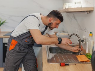 Зарплата сантехника в Подмосковье достигла ₽165 тыс.