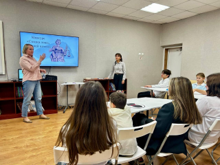 В семейном центре «Непоседы» учат детей и подростков разбираться в законах: интерактивные игры и викторины помогают понять, как защищать свои права