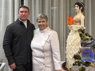 Торт со встроенным водопадом кондитера из Мытищ шокировал участников праздника