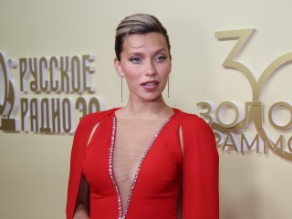 Семейный разлад Тодоренко: сестра отреклась от звезды и начала продавать обнаженку