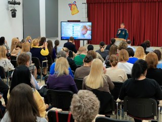 Зацеперство, интернет и дороги: родителям на большом собрании рассказали, как защитить детей