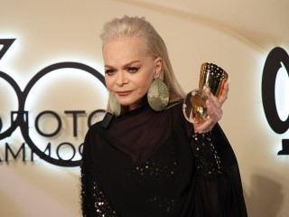 Отдала все: Лариса Долина раскрыла, как у нее выманили ₽175 млн и квартиру