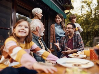 До скольки лет можно просить деньги у родителей: новая норма зумеров и миллениалов