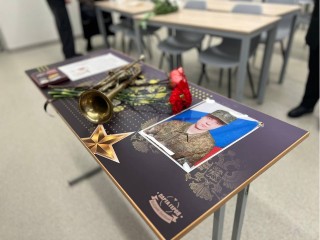 В бронницком автодорожном колледже открыли Парту Героя