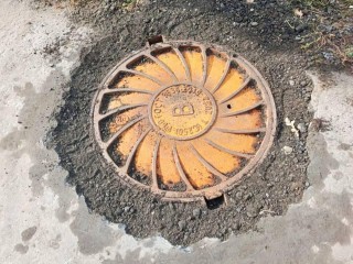 Безопасные колодцы — уют и порядок на улицах: как подмосковные коммунальщики следят за состоянием люков