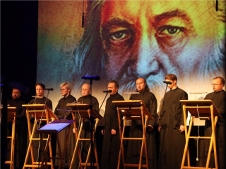 На одной сцене с Гусевой: чем запомнился спектакль «Между небом и землей» в Серпухове