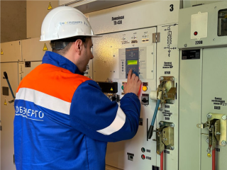 Коммунальщики восстанавливают электричество на Рождественской, Колпакова и Белобородова