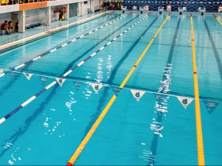 Невероятный успех первоклашки: воспитанница «Юности» завоевала два золота на соревнованиях по плаванию