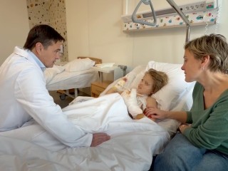 «Буду твоим другом»: губернатор Подмосковья пообещал помощь пострадавшему в Красногорске мальчику