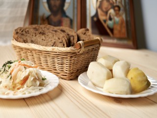 Церковные праздники 27 ноября, приметы дня, начало поста: что запрещается православным