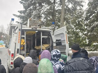 Школьники встретились с героями Волоколамска: изнутри о работе пожарных — от экипировки до спецтехники