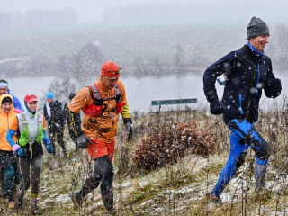 «По полям, по полям, бегуны несутся к нам»: любители спорта прошли по стопам Достоевского из Дарового в Зарайск