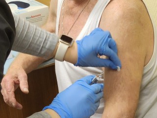 В мобильном пункте  вакцинации «Долголетие» примут жителей  14 и 28 ноября