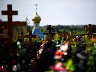 Семейный некрополь купцов Красновых из Павловского Посада сохранился на монастырском кладбище