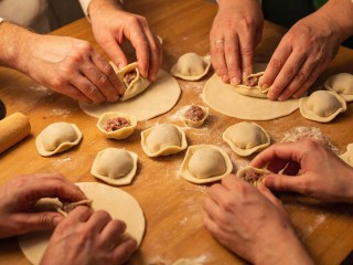 Какой народный праздник отмечают 26 ноября 2025: что можно и нельзя делать в день Иоанна Златоуста