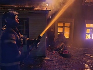 Экспертам предстоит выяснить причины пожара в банном комплексе в районе станции Тайнинская