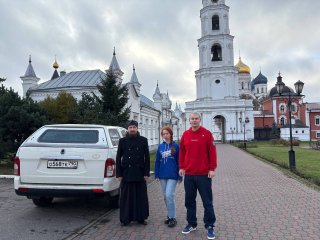 Книги писательницы из Дзержинского доставили волонтерам и их детям в Курск