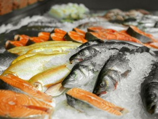 Дорогая и без шубы: как изменятся цены на сельдь к Новому году и после