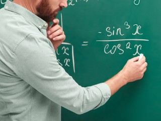 Учитель Физтех-лицея стал победителем международной олимпиады педагогов «ПРОФИ-2025»