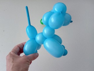 Балашихинский Джефф Кунс подарил своих собачек детям Алексеевской рощи