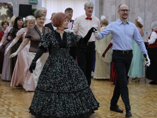 Пенсионеры Наро-Фоминска устроили праздник исторических бальных танцев