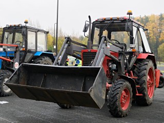 Снег еще не выпал, а Сергиев Посад уже наготове: девять новых тракторов пополнили автопарк