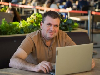 От бесплатных курсов до зарплаты в ₽260 тысяч: на кого учиться и где искать такую работу